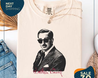 Comfort Colors® Retro Classic WALT Graphic Tee | Soft Vintage T-Shirt for Disney Fans | Magic Kingdom Vacation | Casual Fashion