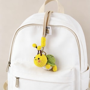 Handmade Crochet Bee Turtle Keychain Removable Turtle Shell Bag Charm Cute Kawaii Plush Accessory Backpack Pendant Gift for Her