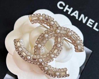 Chanel CC Logo Brooch Gold Tone Pearl Rhinestone Crystal Statement Pin Elegant Classic