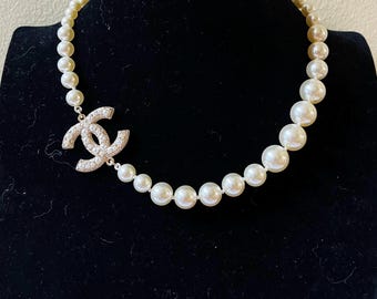 Chanel CC Gold Tone Graduated Pearl Necklace – Crystal Encrusted Pendant, Statement