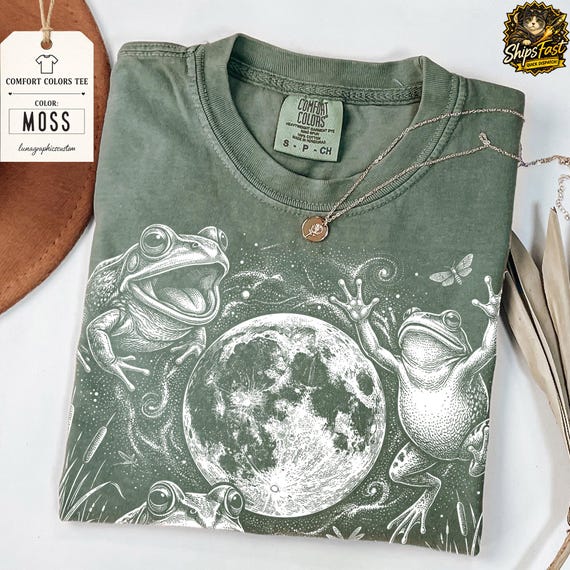 Vintage 90s Frog Moon Shirt, Comfort Colors Goblincore Graphic Tee, Aesthetic Retro Amphibian Nature Tshirt, Cottagecore Moon Phase Gift
