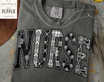Chemise gothique d'infirmière, t-shirt médical rétro des années 90, t-shirt d'infirmière vintage en patchwork floral, haut d'allaitement sombre universitaire esthétique