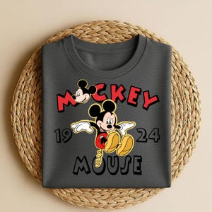 Chemise Mickey Mouse, t-shirt Mickey classique, chemise dessin animé vintage, t-shirt personnage Disney, design Mickey rétro 1928 image 2