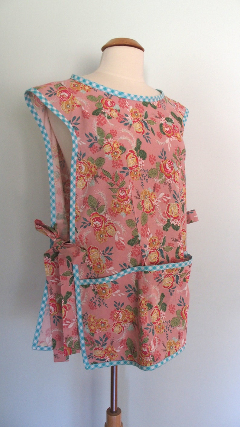 Cobbler Apron Over the Head Smock Pink Retro Apron with Flowers and Gingham Riley Blake Grandale Mothers Day Gift for Mom Full Coverage