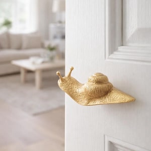 Maniglia a forma di lumaca in ottone, gancio da parete a forma di animale fatto a mano, pomello per mobile stravagante, decorazione ispirata al giardino, accento rustico per la casa