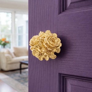 Handgjort dörrhandtag i mässing med pionbukett | Elegant blommig skåpshandtag | Lyxig heminredning