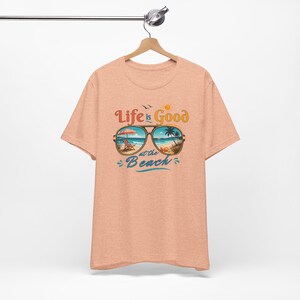 La vita è bella in spiaggia, maglietta estiva retrò, regalo per gli amanti della spiaggia, maglietta per le vacanze, maglietta grafica da donna, outfit estivo immagine 6