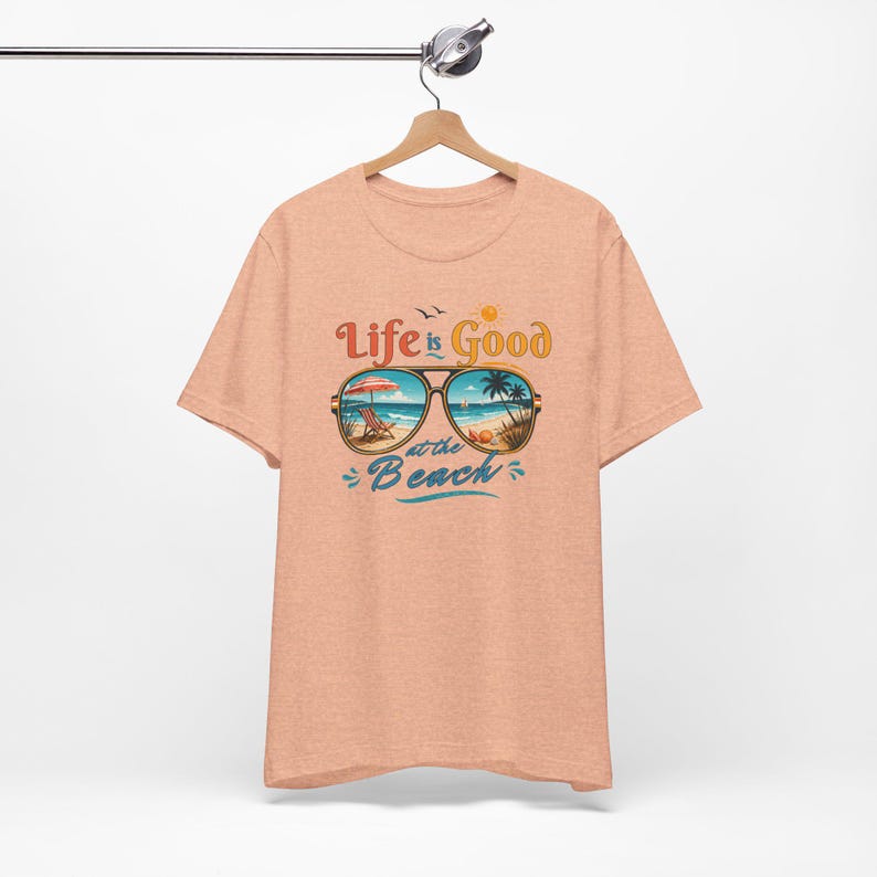 La vita è bella in spiaggia, maglietta estiva retrò, regalo per gli amanti della spiaggia, maglietta per le vacanze, maglietta grafica da donna, outfit estivo immagine 6
