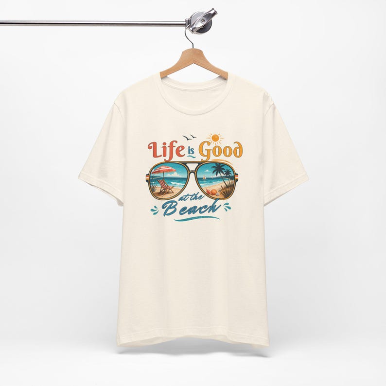 La vita è bella in spiaggia, maglietta estiva retrò, regalo per gli amanti della spiaggia, maglietta per le vacanze, maglietta grafica da donna, outfit estivo immagine 4