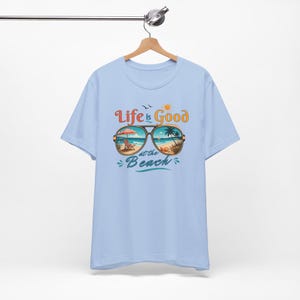 La vita è bella in spiaggia, maglietta estiva retrò, regalo per gli amanti della spiaggia, maglietta per le vacanze, maglietta grafica da donna, outfit estivo immagine 8