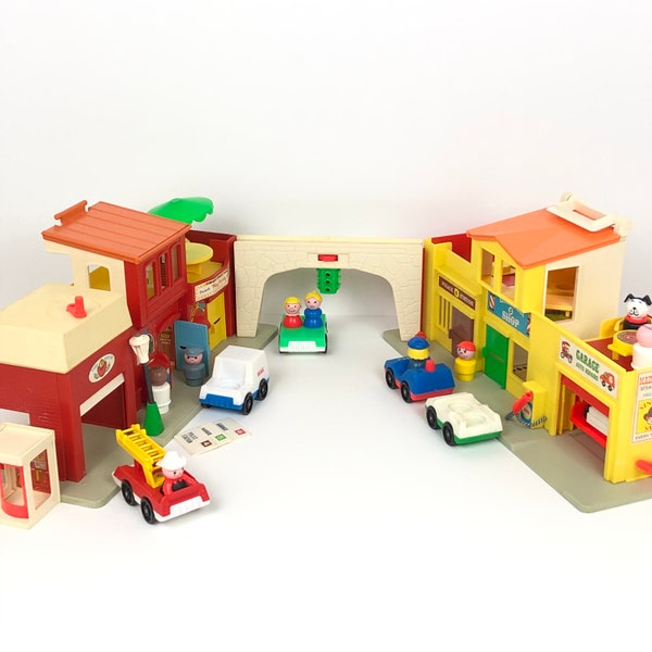 Fisher Price 1973 Play Family Village #997 - Includes 3 pieces of mail