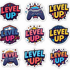 Può includere: Una collezione di adesivi colorati con la scritta "LEVEL UP" in vari design. Alcuni adesivi presentano un controller di gioco, altri grafiche a stella e montagna. Gli adesivi sono in tonalità di rosa, blu, giallo e arancione.