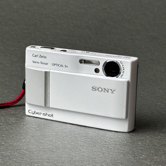 Sony Cyber-shot DSC-T10 Digital Camera Carl Zeiss CCD Digicam