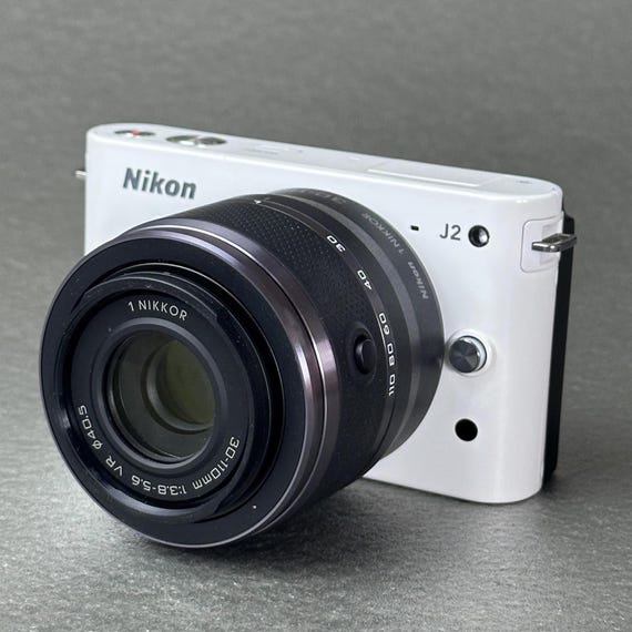 Nikon 1 J2 /MODEL 1 NIKKOR 10-30mm 3.5-5.6 VR Zoom Lens Kit ニコン