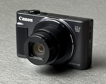 Canon IXY110F 黒　（欧州ではIXUS135) Pink Canon IXUS 135 Digital Camera – 16MP, 8x Optical Zoom (IXY
