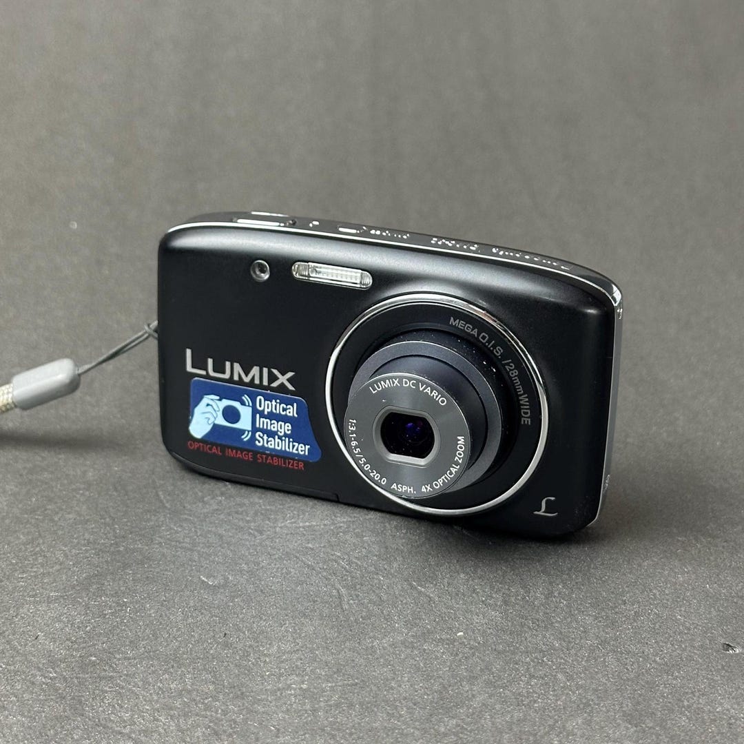 Panasonic Lumix DMC-S2 Digital Camera Y2K Digicam Compact Point