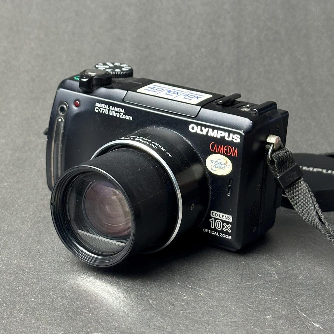 OLYMPUS C-770 Ultra Zoom コンパクトデジタルカメラ Olympus C-770 Ultra Zoom Digital Camera Excellent Condition CCD