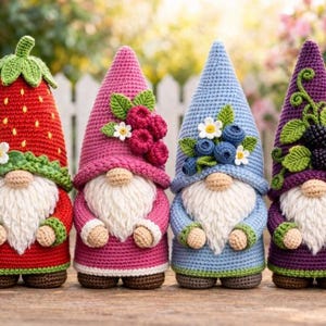 Peut inclure: Ensemble de trois mugs en céramique avec une finition mate et mouchetée. Les tasses sont de couleur crème, gris clair et gris foncé. Chaque mug a un design minimaliste et une anse arrondie. Idéal pour le café ou le thé.