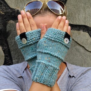 Mint Handknitted Mittens Cozy Fingerless Gloves Mint, Fingerless Gloves, button Gloves, Gloves Teens, Gloves Mittens, Mitts, Winter