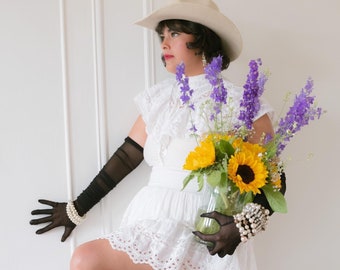 Vintage White Eyelet Lace Embroidered Cotton Dress/ Boho Cottage Core Edwardian/ Ruffle Smocked Button Down Mandarin Collar/Plus Size Large