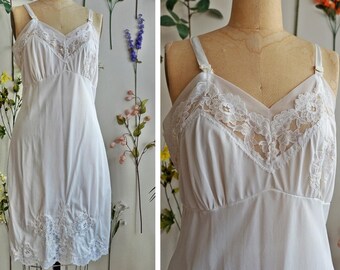 Vintage 60s White Floral Lace Nylon Night Slip/ Lace Lingerie/ Bridal Wedding Night Slip/ Small