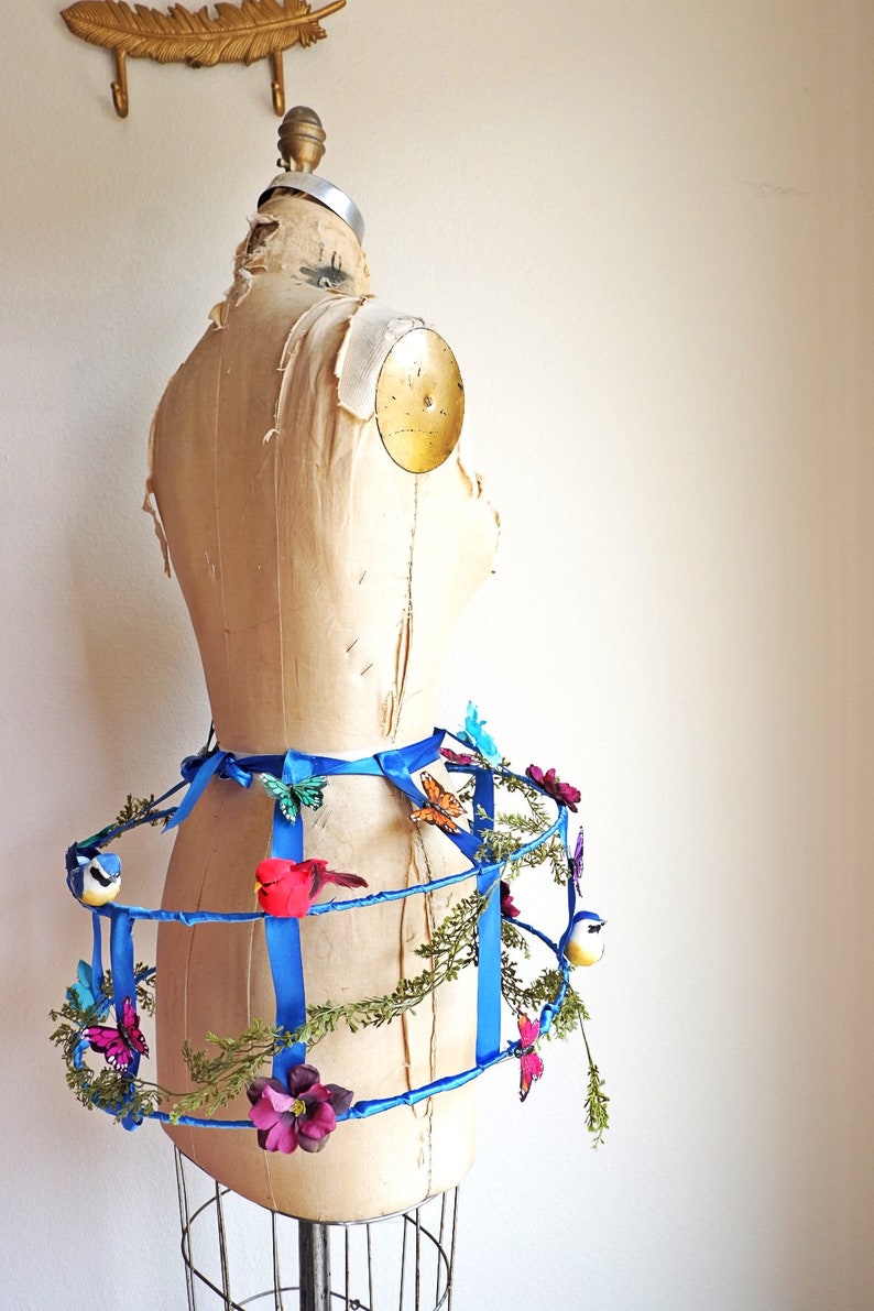 Escultura de falda con jaula de pájaros victoriana, cinturón de jaula floral de alta costura, accesorio nupcial de vanguardia imagen 6