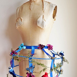 Escultura de falda con jaula de pájaros victoriana, cinturón de jaula floral de alta costura, accesorio nupcial de vanguardia imagen 5