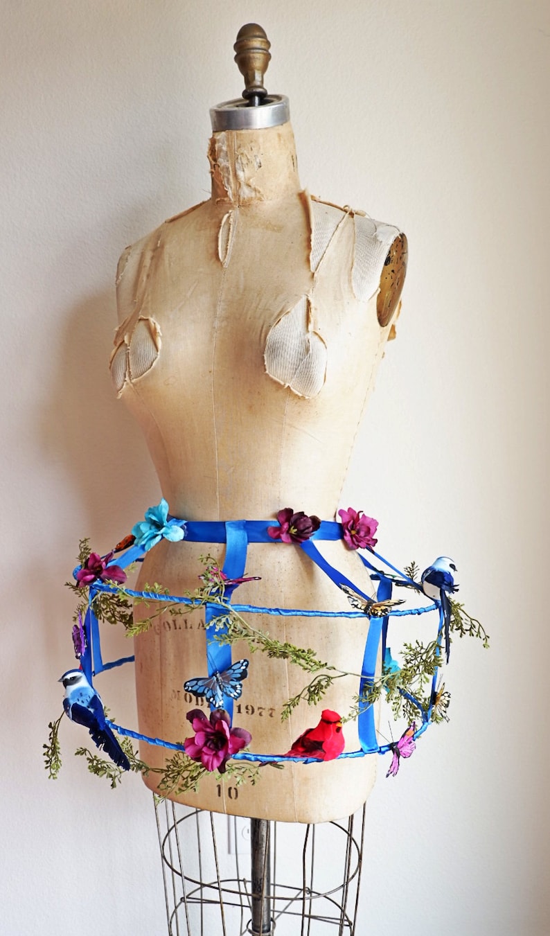 Escultura de falda con jaula de pájaros victoriana, cinturón de jaula floral de alta costura, accesorio nupcial de vanguardia imagen 5