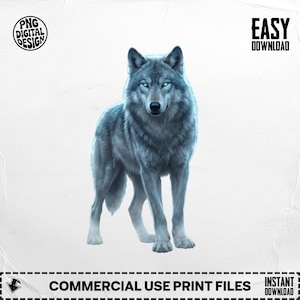 Könnte beinhalten: Eine digitale Illustration eines grauen Wolfs mit stechend blauen Augen. Der Wolf steht und blickt nach vorne, mit detaillierter Darstellung seines Fells. Das Bild enthält Text: "PNG DIGITAL DESIGN", "EASY DOWNLOAD" und "COMMERCIAL USE PRINT FILES".