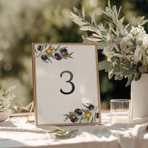 Plantilla editable de número de mesa de boda con forma de rama de olivo, cartel de boda imprimible en Canva, descarga instantánea.