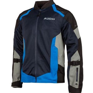 Pode incluir: Casaco de motociclismo azul marinho e preto com detalhes em azul e cinza. O casaco tem um zíper de comprimento total, a marca "Klim" em branco e tiras ajustáveis nas mangas.