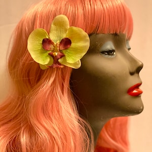 Lime orchid hair clip, pinup hair, tiki, tropical, rockabilly, viva Las Vegas, tiki oasis, tropical pinup