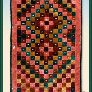 Manta de patchwork de terciopelo vintage – Tejida a mano en tonos joya estilo retro