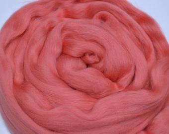 Destash 16 Micron Merino wool Roving Luxury Fiber for felters and spinner Hydrangea