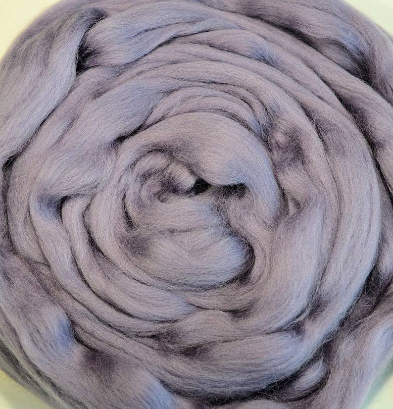 4 oz Ready to ship Gray Fog Color Wool Combed Top 2 oz Extra Fine Merino Wool Roving 19mc