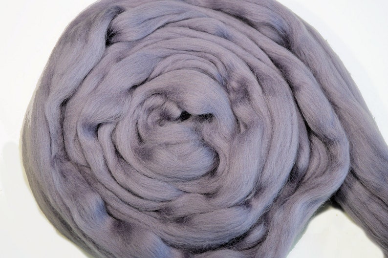 4 oz Ready to ship Gray Fog Color Wool Combed Top 2 oz Extra Fine Merino Wool Roving 19mc