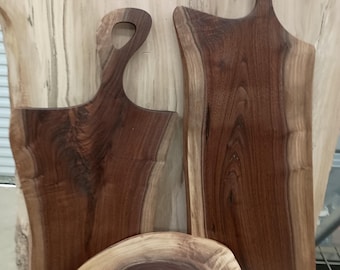 Handgemaakte walnoot serveerplank met rand – rustieke houten kaasplank