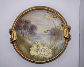 Piatto antico giapponese dipinto a mano con decorazioni paesaggistiche, manico dorato, porcellana, Giappone, primi del '900, porta caramelle