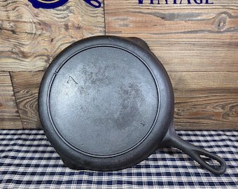Vintage Single Notch Lodge #7 Cast Iron Skillet Restored