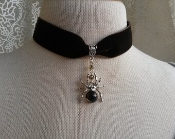 Choker necklace goth dark brown velvet with a spider