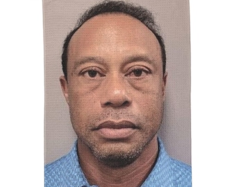 Tiger Woods Mugshot Funny Golf Towel, Microfiber Golf Towel with Clip & Grommet, Absorbent Hilarious Golf Towel Golf Gift for Clubs and Ball