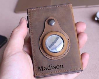 Portafoglio personalizzato in pelle pieno fiore con scomparto per tracker e protezione RFID.