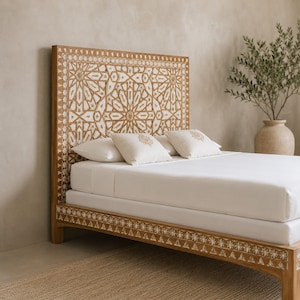 Testiera per letto realizzata a mano / Testiera con intagli geometrici e floreali / Mobili di lusso per la camera da letto