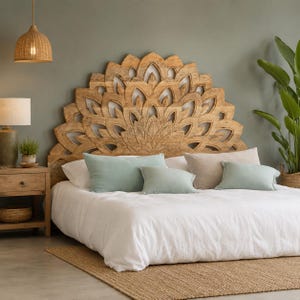 Testiera in legno realizzata a mano / Testiera da parete con intagli floreali / Arredamento rustico per camera da letto in stile fattoria / Letto matrimoniale king size