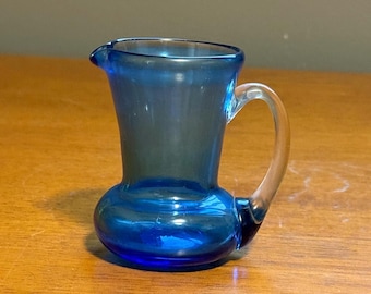 Vintage Mundgeblasene Milchkännchen aus Kobalt-Blau-Glas