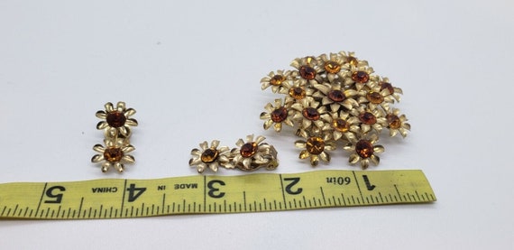 Vintage Gold Brooch Earrings Set Red Rhinestone M… - image 9