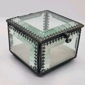 Square Ormolu Beveled Glass Footed Jewelry Trinket Box Casket Heart Border