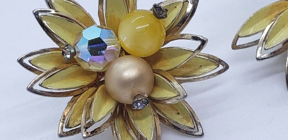 Vintage Coro Earrings Yellow Daisy Flower Enamel … - image 5