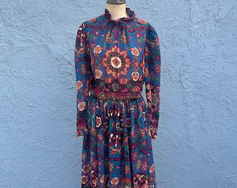 1970s Psychedelic Dress in Large Size 14  Novelty Print Hippie Groovy