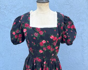 Vintage 70s Floral Girly dress in Small Fit and Flare Rose Print Lolita style Cottagecore Doll